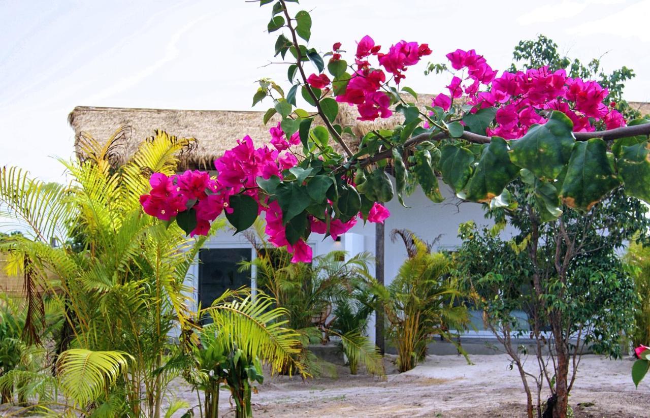 Отель The Secret Garden Koh Rong Pagoda Beach Экстерьер фото